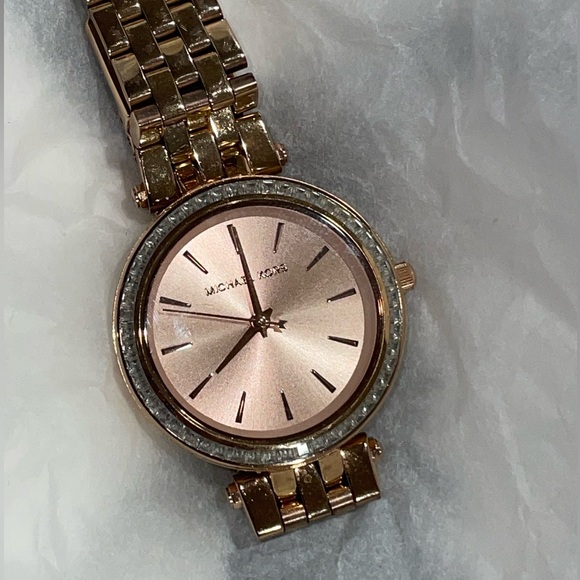 MK ROSE GOLD DIAMOND WATCH - Picture 5 of 5